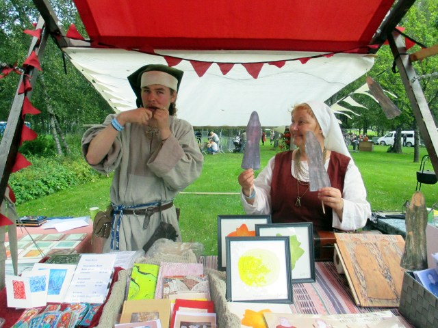 TORIKOJULLA MUSISOIMASSA VILPPU JA TIINA-KATRIINA