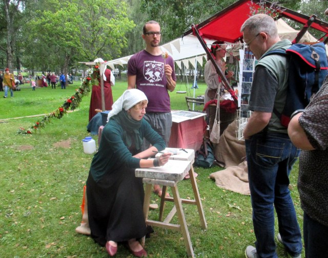 KUKKA ESITTELI LITOKIVIÄ