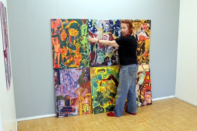 VÄRI-ILOA GALLERIA PAPERIHUONEELLA