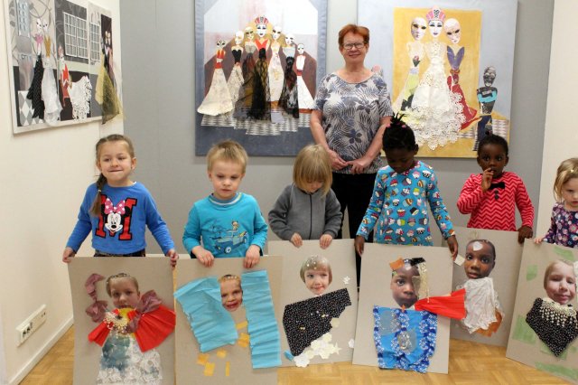 NUORIA JA YKSI VANHEMPI KOLLAASITAITEILIJA